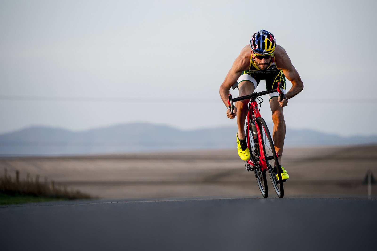 Richard Murray cycles during a training session in Cape Town, South Africa on May 22nd, 2015 // Craig Kolesky/Red Bull Content Pool // P-20150528-00822 // Usage for editorial use only // Please go to www.redbullcontentpool.com for further information. //